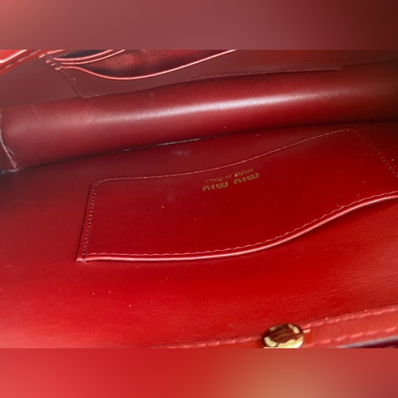 Miu Miu Red Velvet Cross Chain Woc Bow Tie Knot Bag - Picture 14 of 16